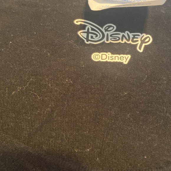 ￼ Disney, Winnie the Pooh and friends size 2XL T-shirt worn once - Picture 3 of 4